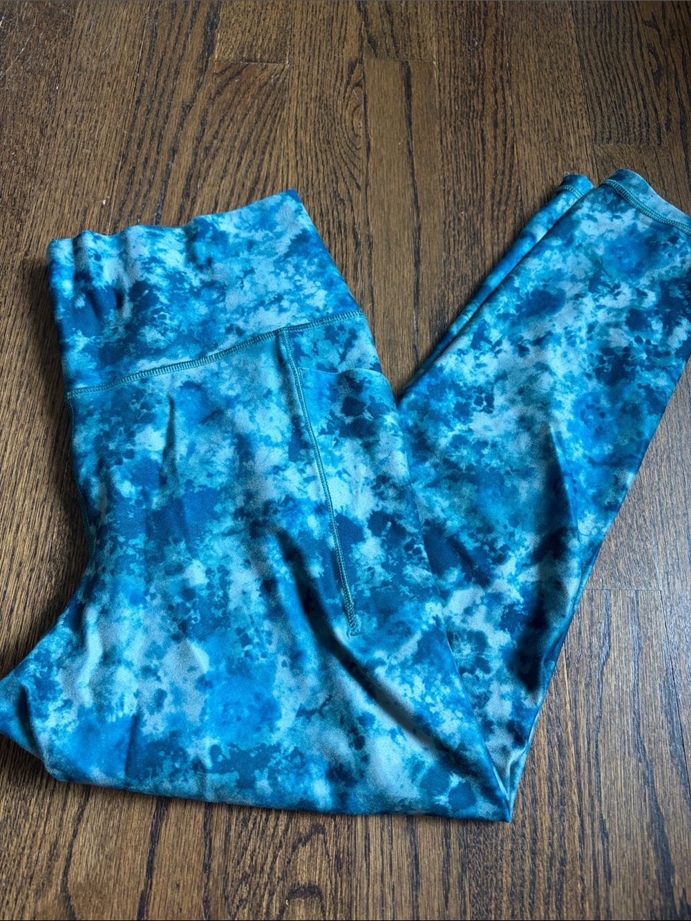 Athleta Blue Tie-Dye Salutation Stash Pocket 7/8 High-Rise Leggings